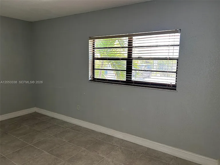 1925 Madison St #5 — Photo 13