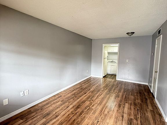 3rd image of 555 Flemming Way APT 103