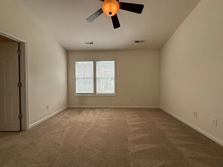 5994 Fox Point Cir — Photo 11