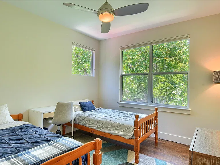 1009 E Riverside Dr #B — Photo 19