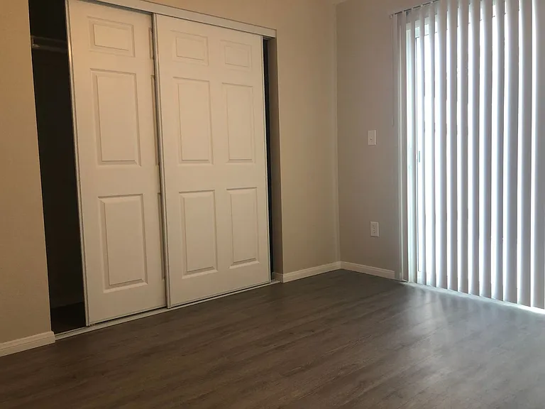 1075 Donax Ave — Photo 7