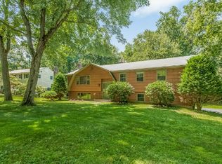 79 N Stowe Pl, Trumbull, CT 06611
