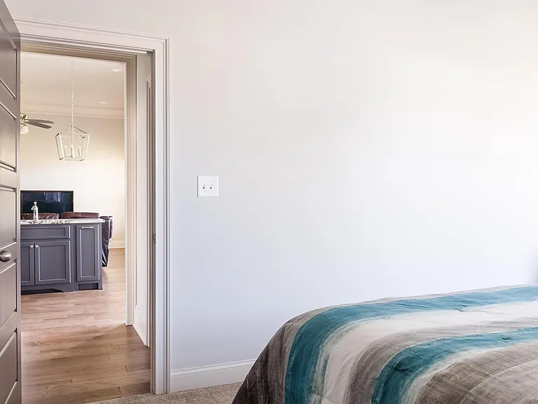 902 Abingdon Cv — Photo 41