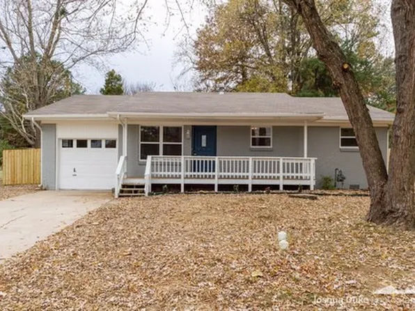 935 S Wood Ave, Fayetteville, AR 72701