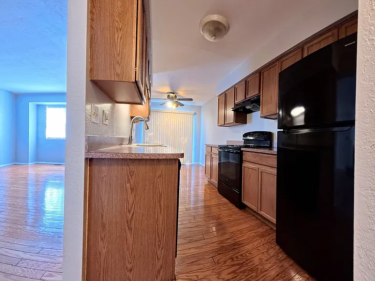 24837 Auburn Ln — Photo 2