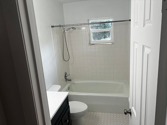 4th image of 3715 NW 45th St