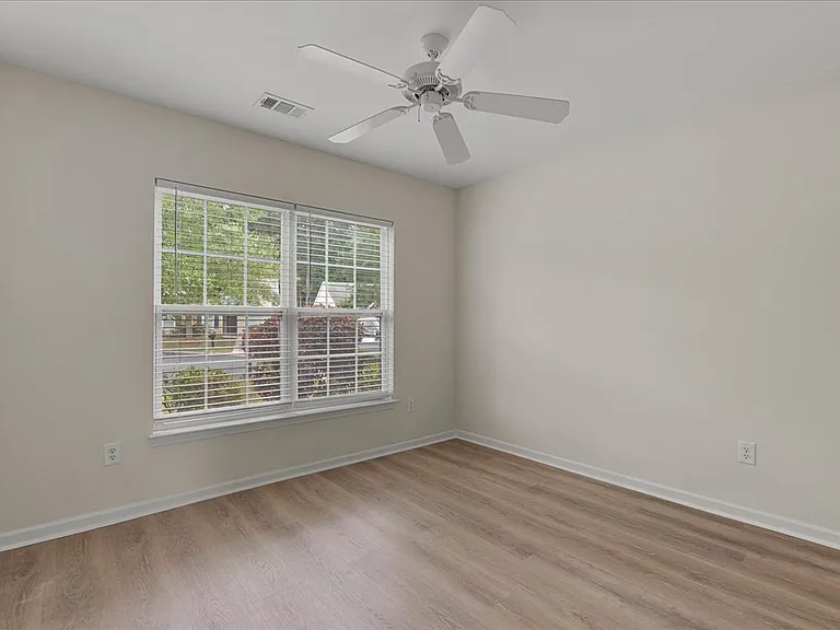 12 Torrey Ln — Photo 17
