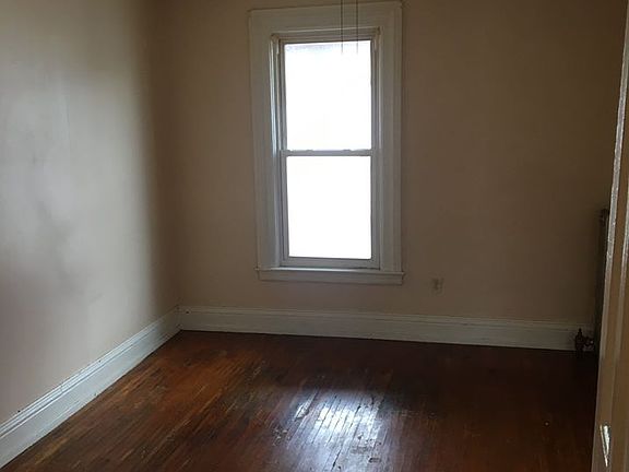 3rd image of 905 State St #4