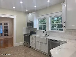 255 Bronwyn St — Photo 7