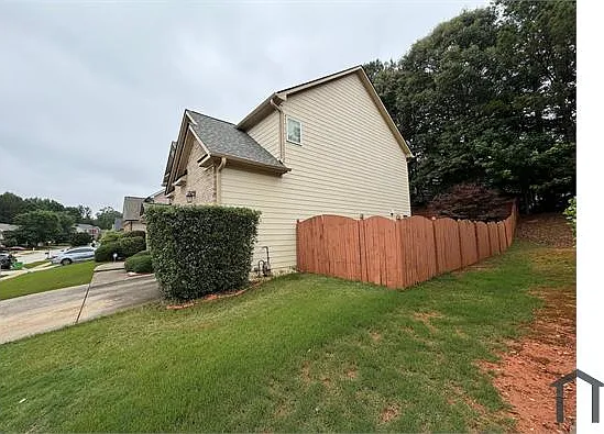 42 Rockridge Dr — Photo 2