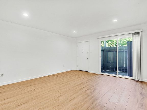 4th image of 1412 El Camino Real #9