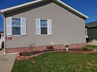 45433 Montmorency Dr, Macomb, MI 48044