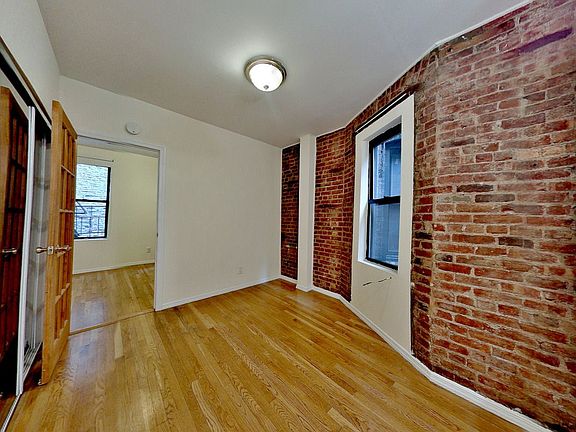 2nd image of 124 Mac Dougal St #8