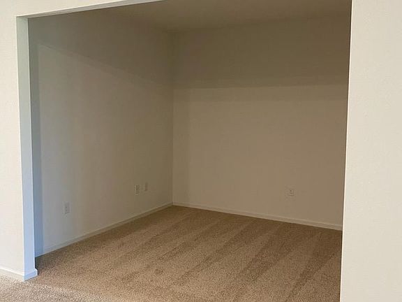 5th image of 620 Remington Green Dr NE