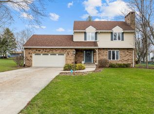 225 Whispering Oaks Dr, Metamora, IL