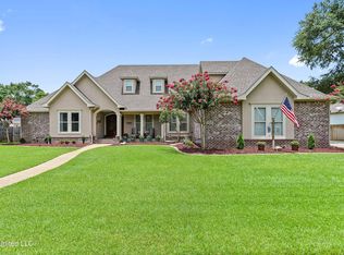 3008 Oakleigh Cir, Ocean Springs, MS 39564