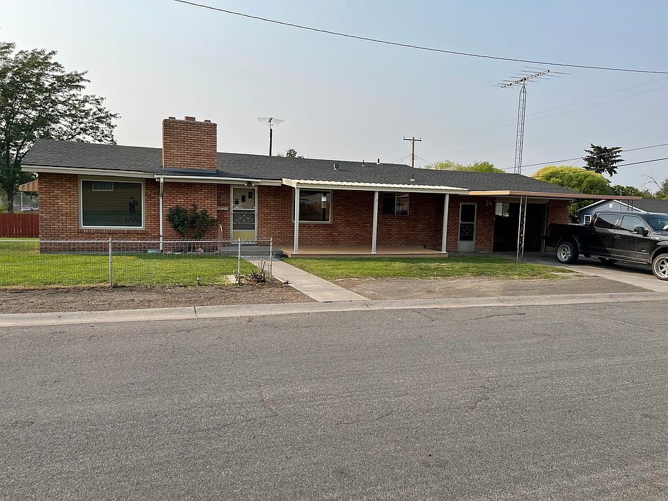 1st image of 820 Oak St
