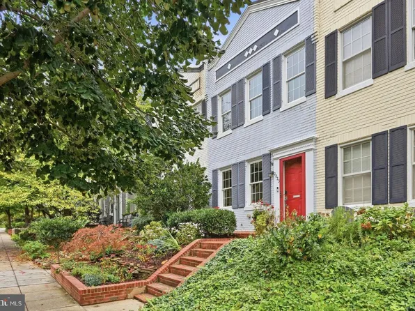 2023 37th St NW, Washington, DC 20007