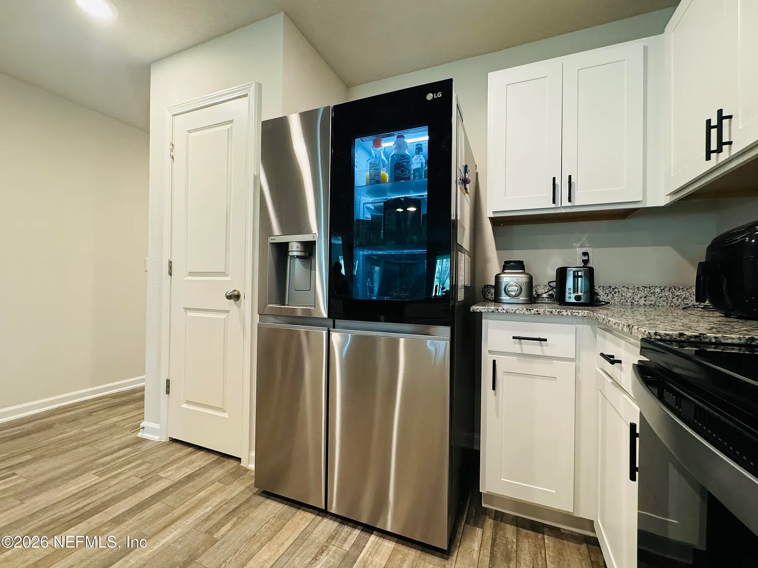 3 bed, 2.0 bath, 1185 sqft, $1,850 — Photo 4
