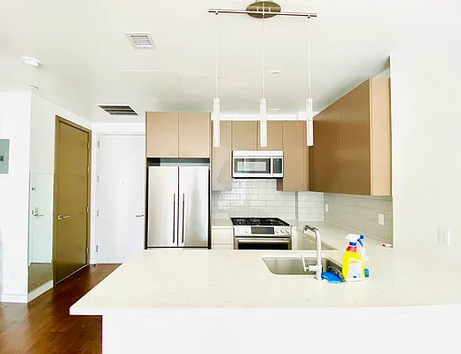 Rented by MaxInvest Real Estate, Inc. | media 30