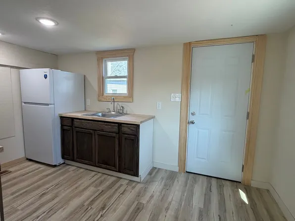 422 Thompson Ave, Saint Joseph, MO 64504