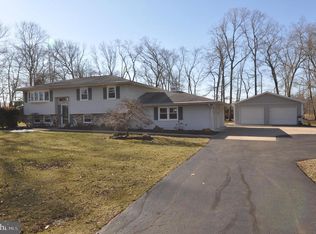 60 Springfield Meeting House Rd, Jobstown, NJ 08041