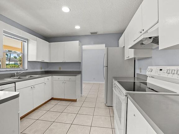 3rd image of 4128 Chestnut Ave