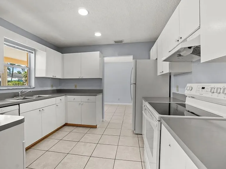 4128 Chestnut Ave — Photo 3