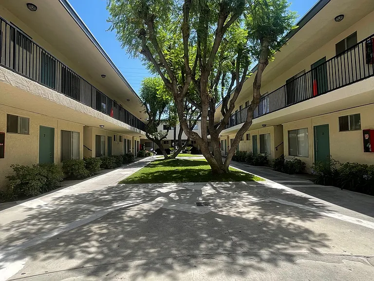 Stone Gate Apartments — Photo 18