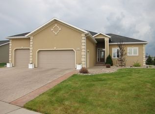 3316 Chisholm Trl, Bismarck, ND 58503