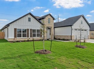 920 Gallant Fox Rd, Hewitt, TX 76643