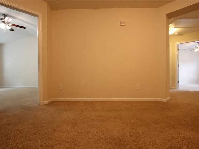 2132 Greencrest Cir — Photo 14