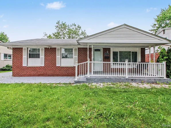 2177 Alexander Dr, Troy, MI 48083
