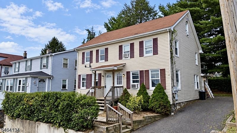 1st image of 218 Liberty St