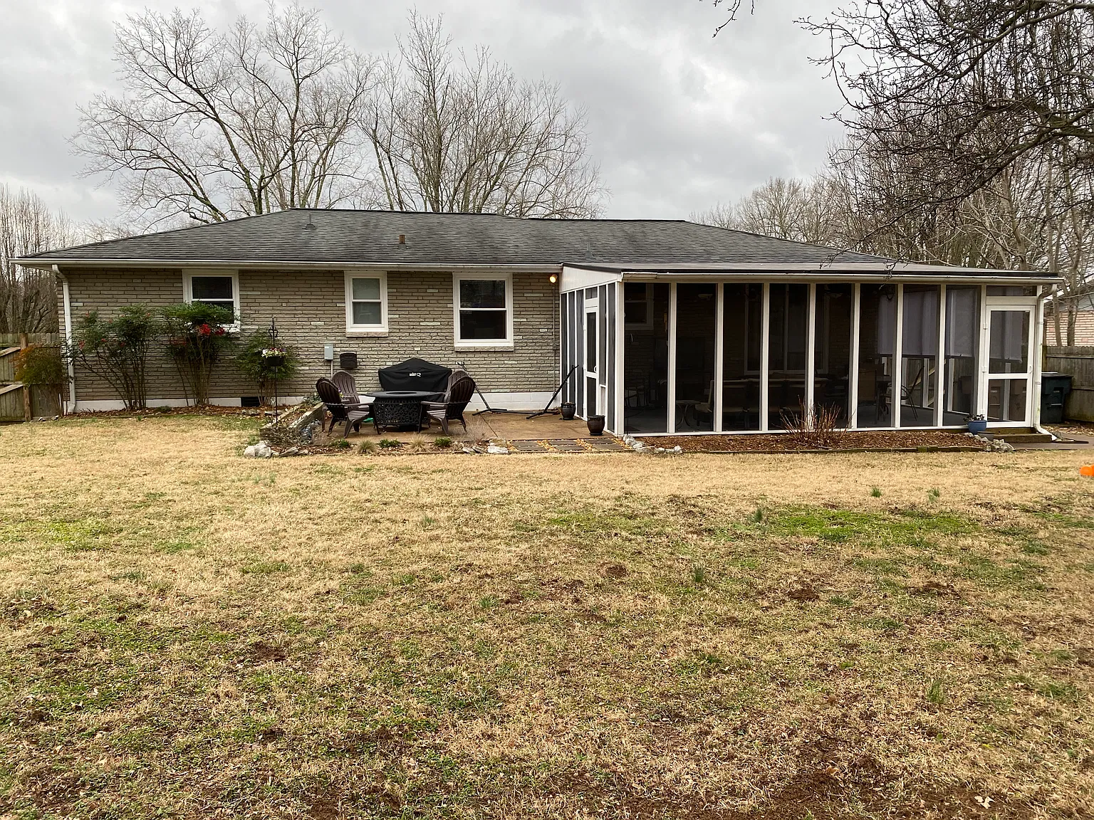 4 bed, 1.5 bath, 1347 sqft, $2,500 — Photo 2