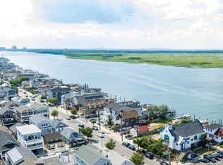 557 W Bay Dr, Long Beach, NY 11561