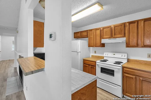 7018 Elmbank — Photo 8