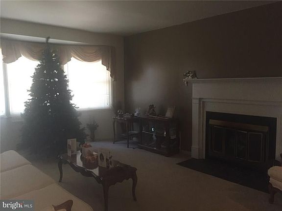 3rd image of 7688 Grace Cir