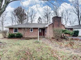 3689 Echo Hill Ln, Beavercreek, OH 45430