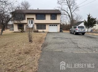 173 Metlars Ln, Piscataway, NJ 08854