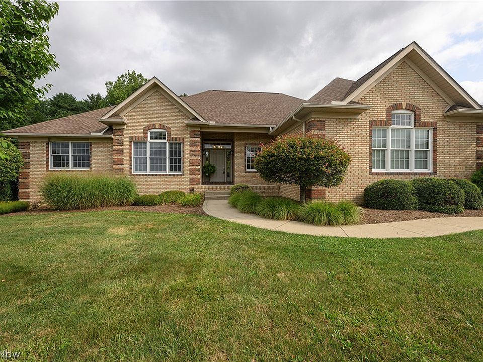 1st image of 834 Forrest Ridge Dr