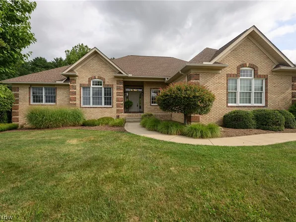 834 Forrest Ridge Dr, Dover, OH 44622