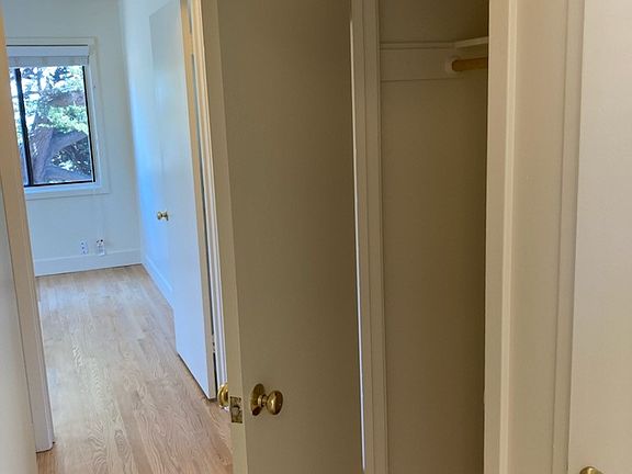 4th image of 1516 Pershing Dr #I