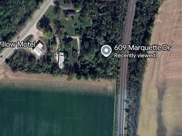 609 Marquette Dr, Erie, MI 48133