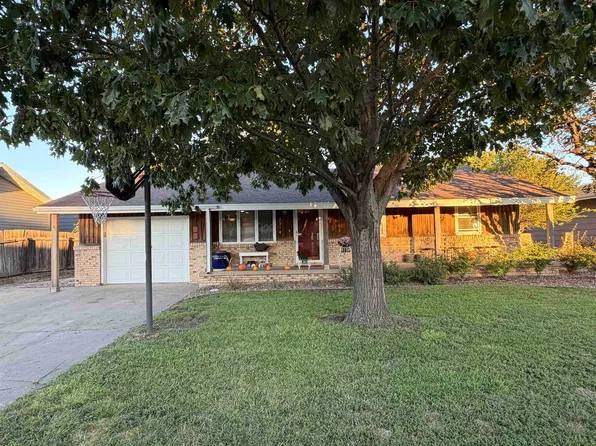 2514 Henry Dr, Hays, KS 67601