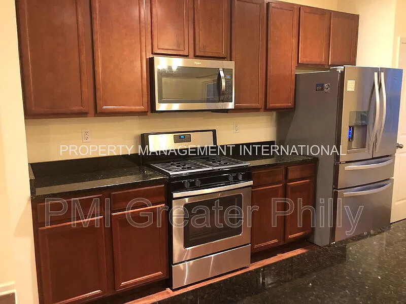 106 Mercer Ct