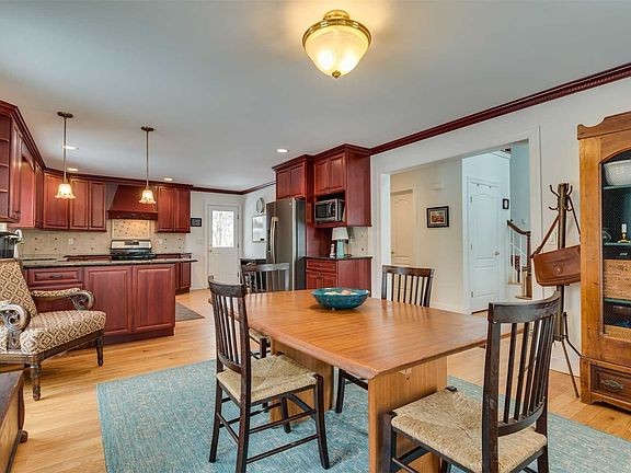 5th image of 188 Christian Ave