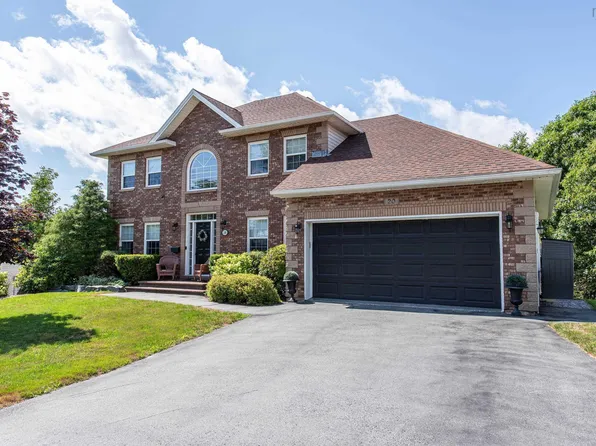 20 Quinn Ct, Halifax, NS B4A 4B3