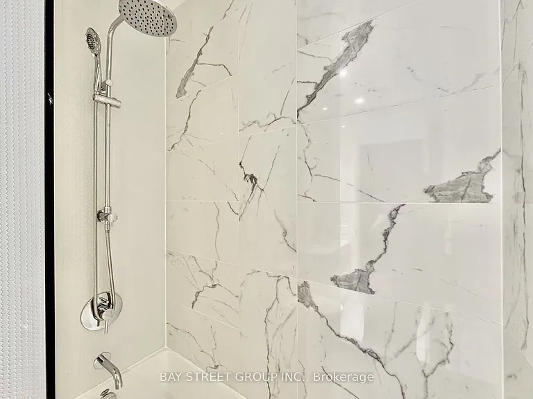 11 Yorkville Ave #6006 — Photo 4