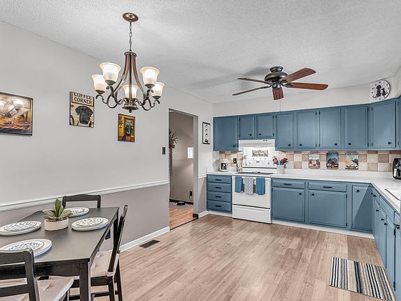 3rd image of 5011 NW Brickyard Rd